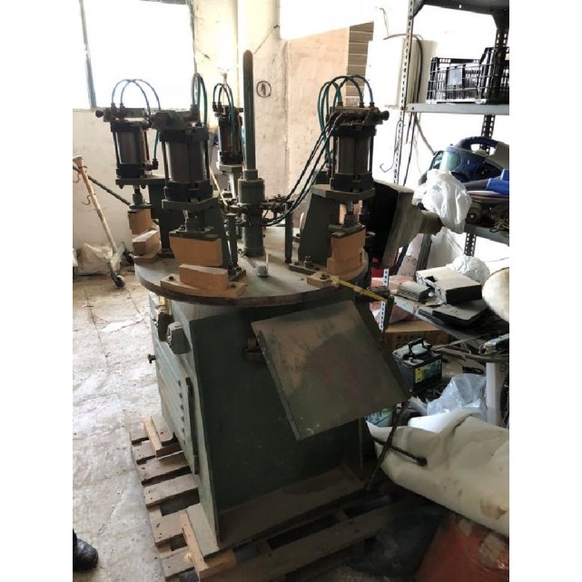 Machine de fabrication de coin de chaussure