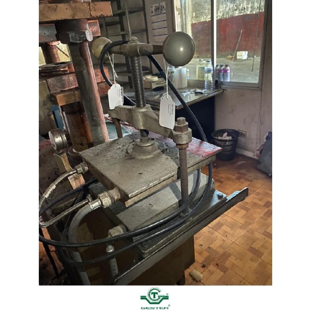 Manual press