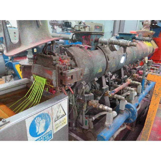 Extrudeuse bivis corotatives