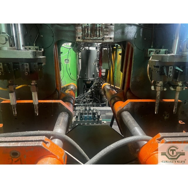 Machine par soufflage