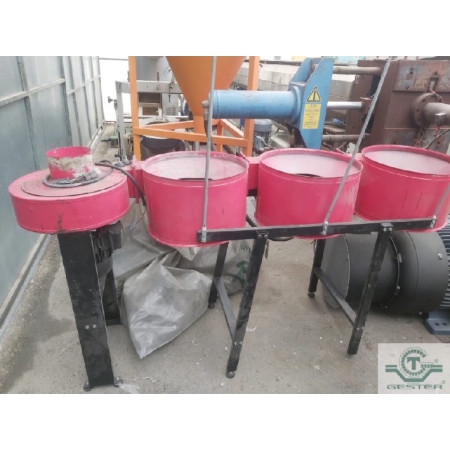 Aspirateur centrifuge pour la collecte de...