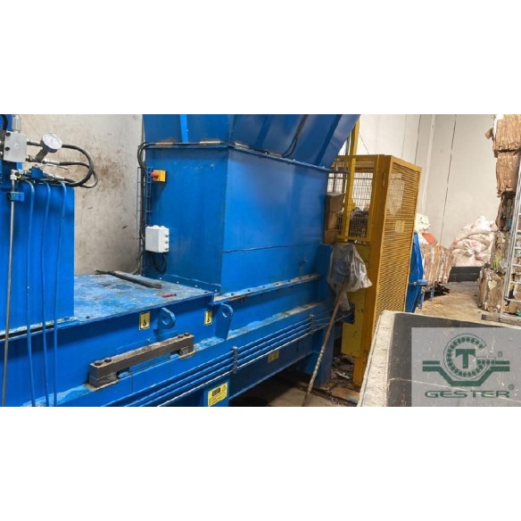 Automatic baling press