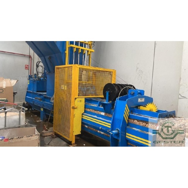 Automatic baling press
