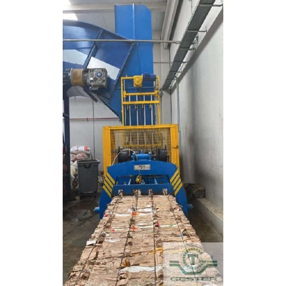 Automatic baling press