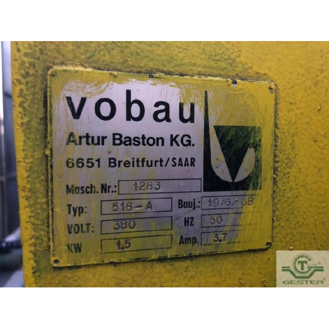 Profile cutting saw