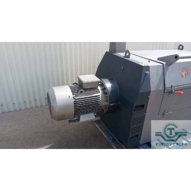 Horizontal centrifuge