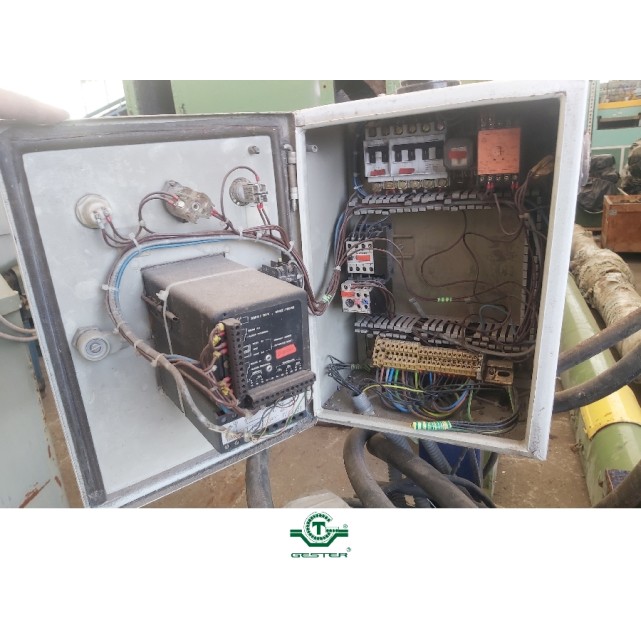 Hydraulic filter changer