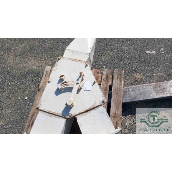 Material diverter Y-pipe with bypass