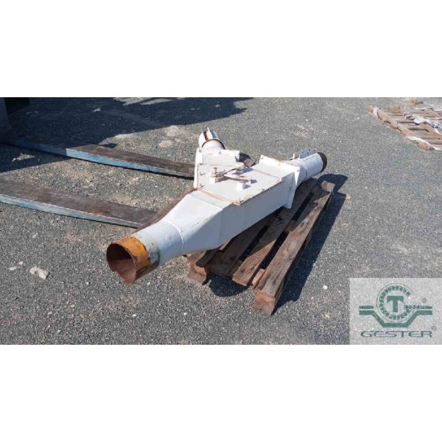 Material diverter Y-pipe with bypass
