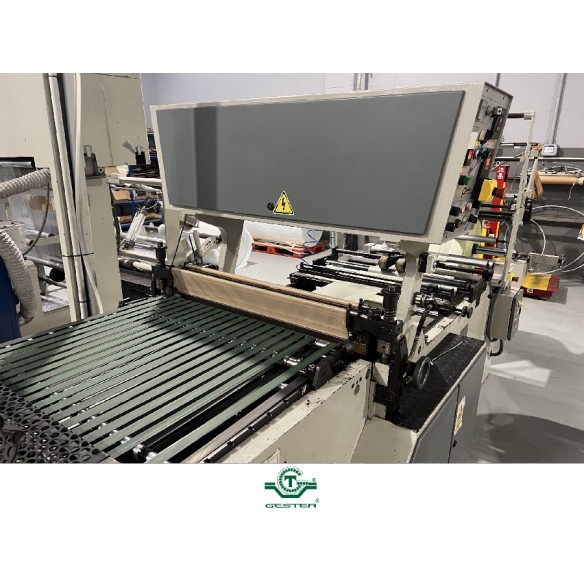 Bag manufacturing machine