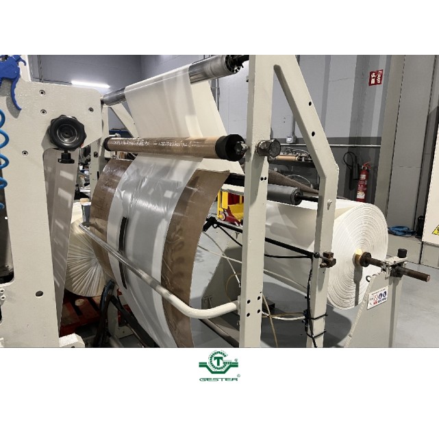 Bag manufacturing machine