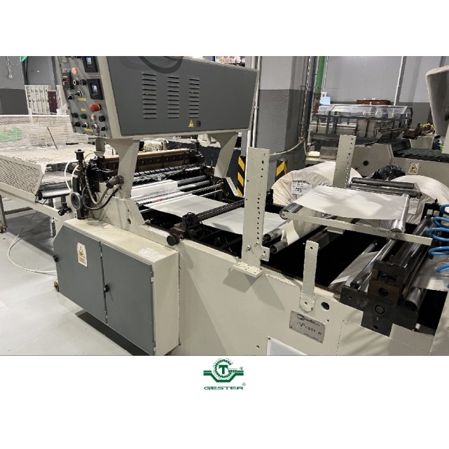 Bag manufacturing machine