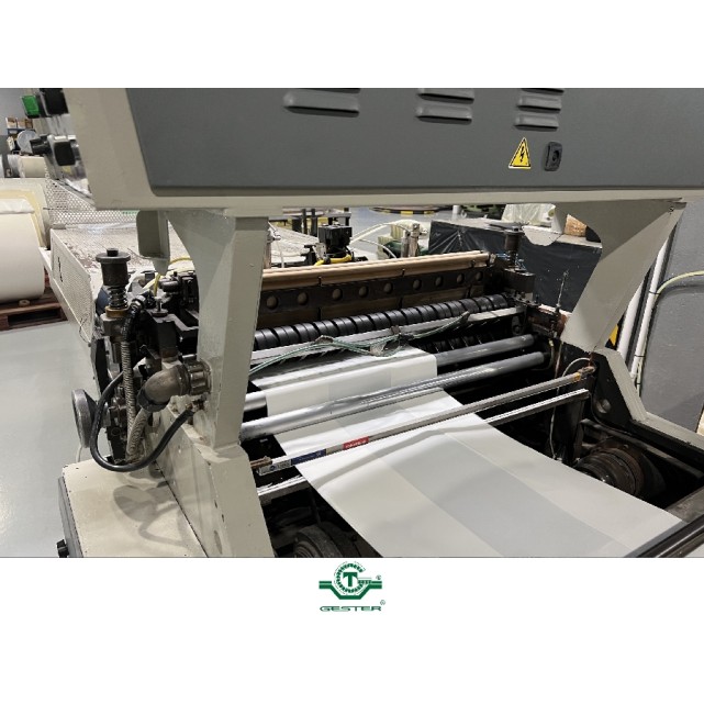 Bag manufacturing machine