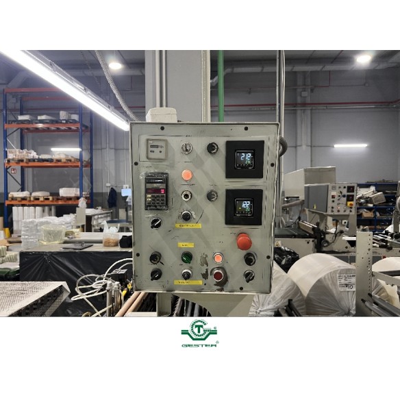 Bag manufacturing machine
