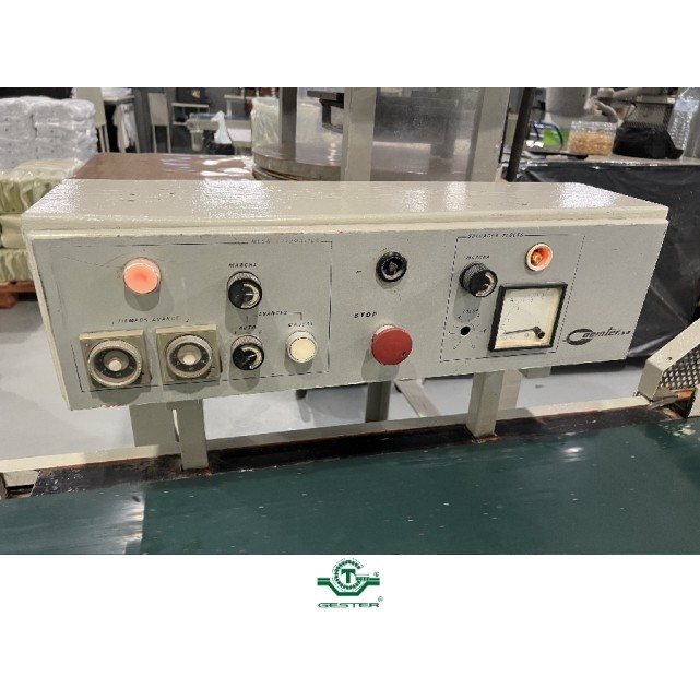 Bag manufacturing machine