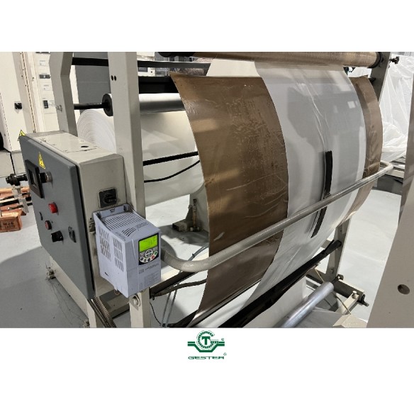 Bag manufacturing machine