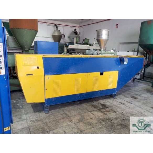 Twin-screw extruder