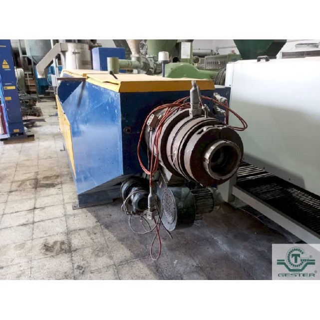 Twin-screw extruder
