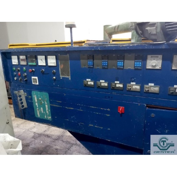 Twin-screw extruder