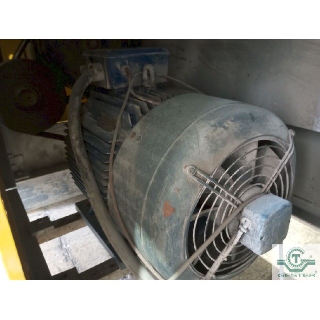 Twin-screw extruder