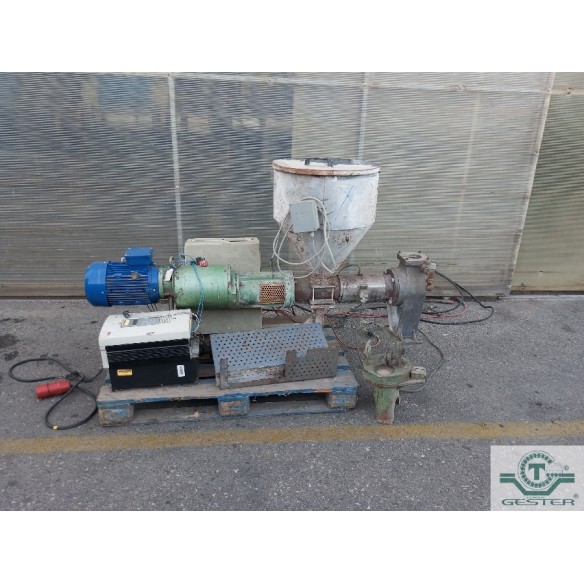Twin-screw extruder
