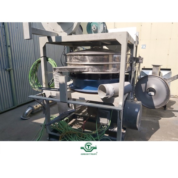 Blade micronizer