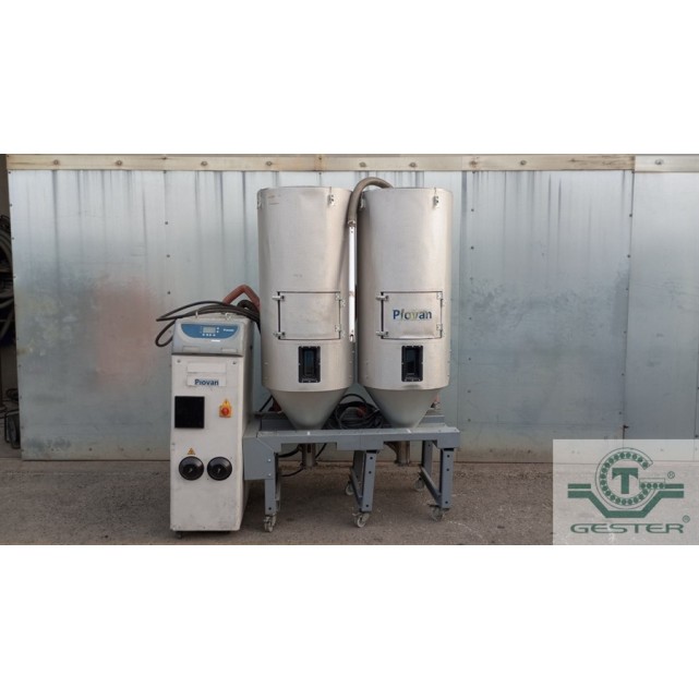 Two-hopper dehumidifier