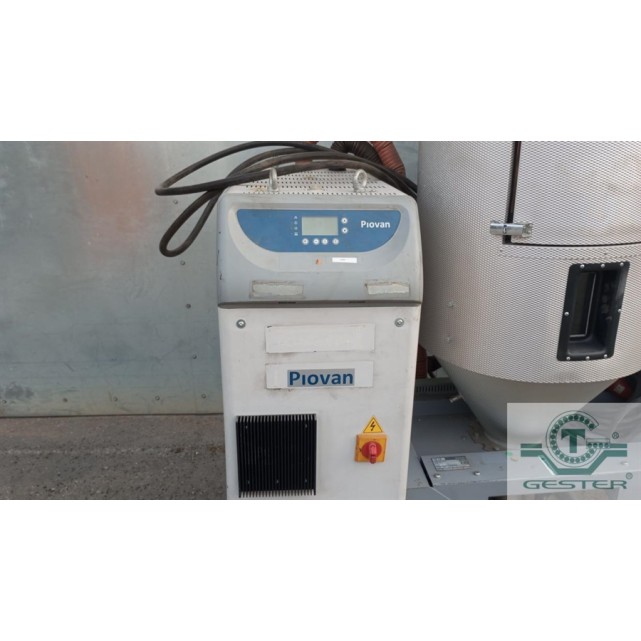 Two-hopper dehumidifier