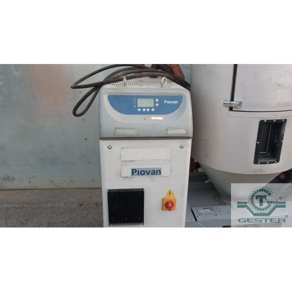 Two-hopper dehumidifier