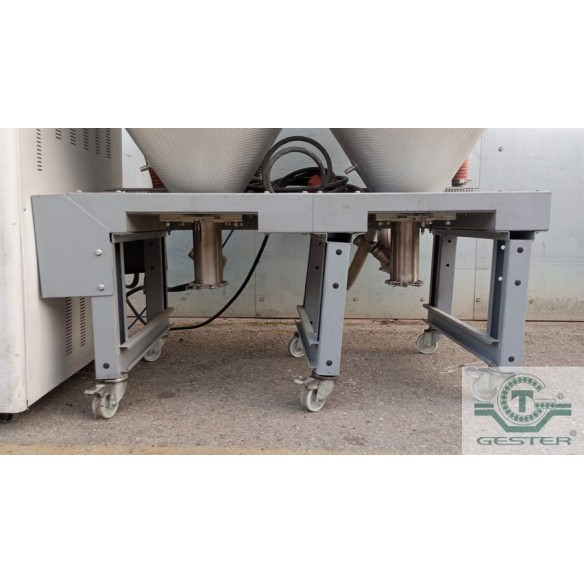 Two-hopper dehumidifier