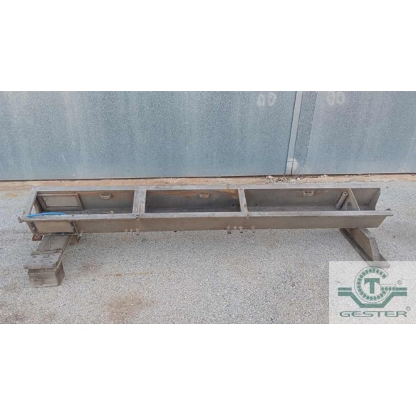 Vacuum tank