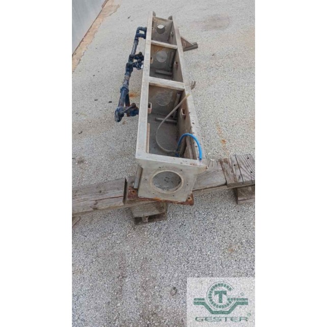 Vacuum tank