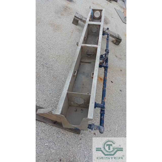 Vacuum tank