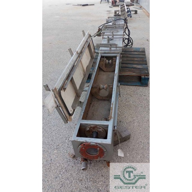 Vacuum and cooling tank