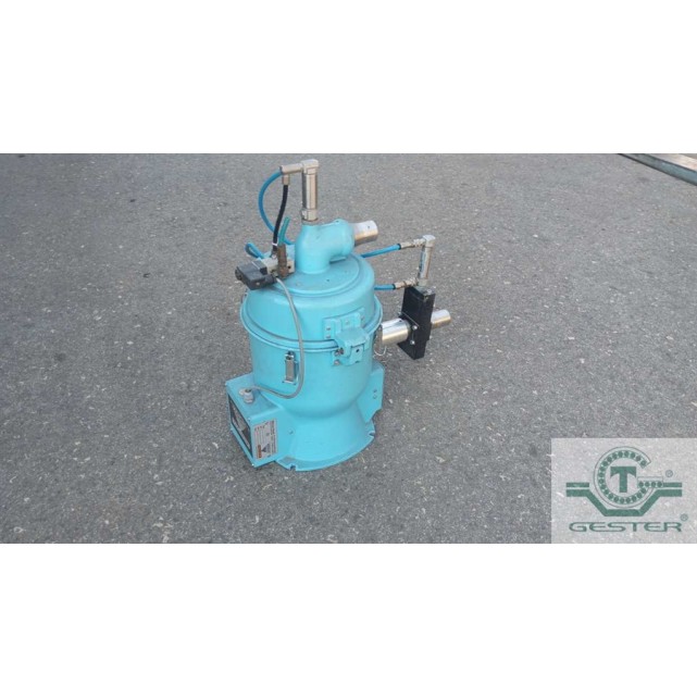 Pneumatic material loading receiver