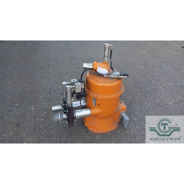 Pneumatic material loading receiver