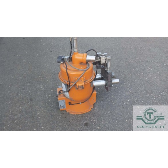 Pneumatic material loading receiver