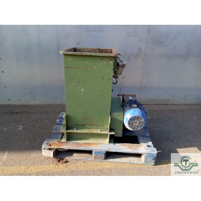 Perforateur de Bouteilles à 2 Axes