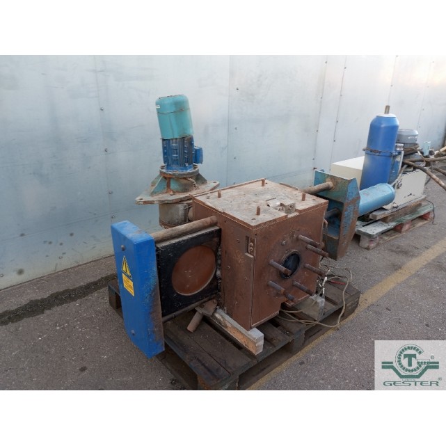 Hydraulic filter changer