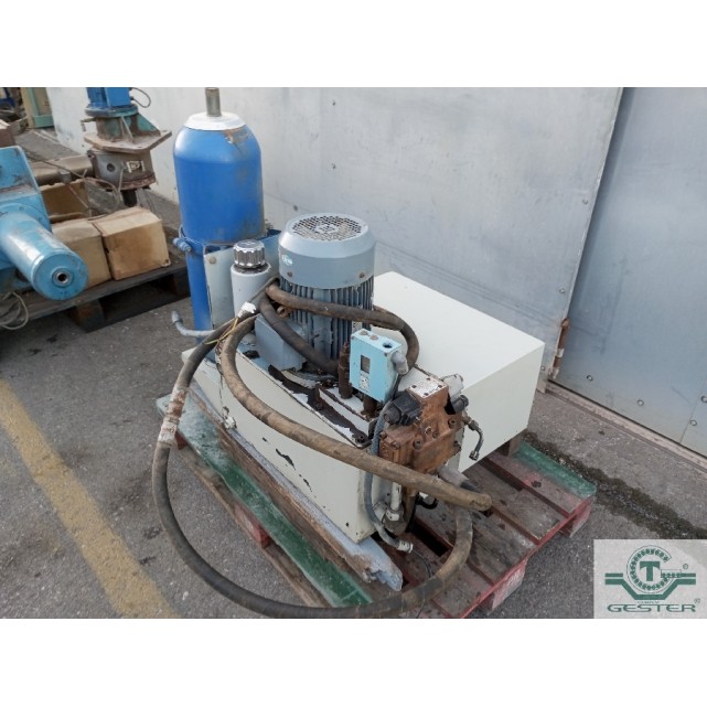 Hydraulic filter changer