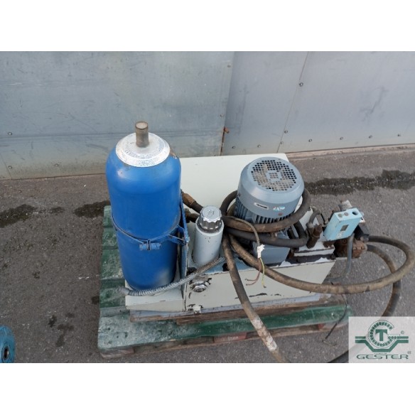 Hydraulic filter changer