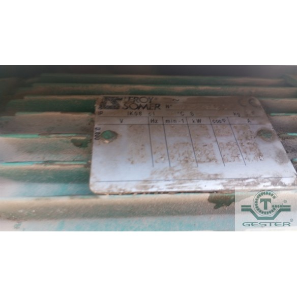 Vacuum conveyor for solid materials