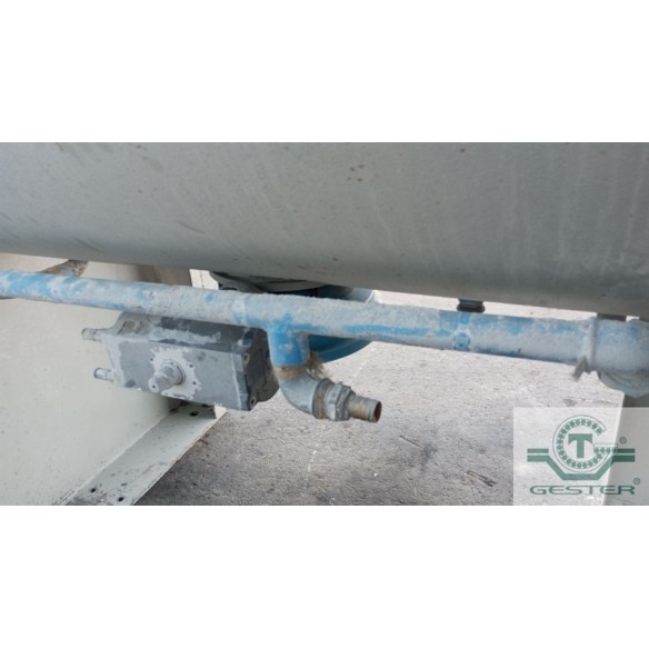 Slow-speed horizontal mixer