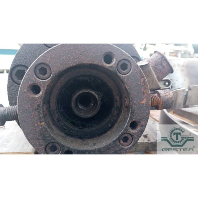 Tête pour fabrication de tuyaux en PE