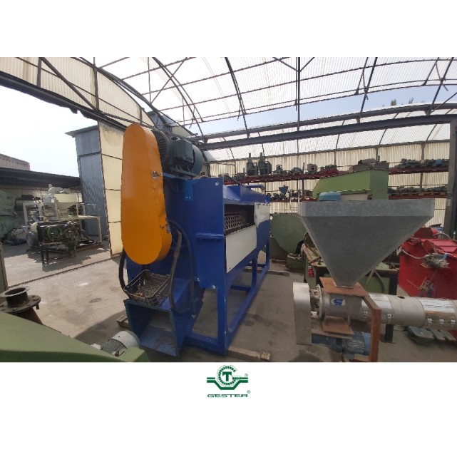 Label and cap remover machine