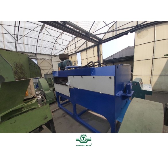 Label and cap remover machine
