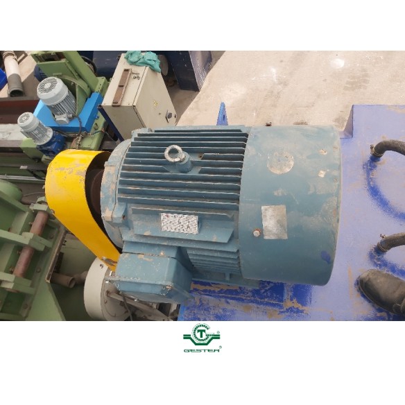 Label and cap remover machine
