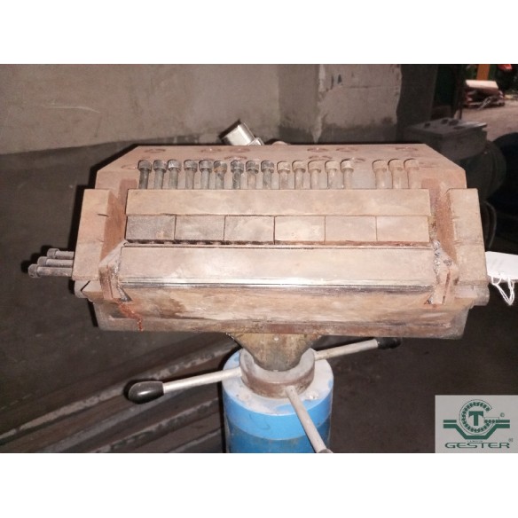 Sheet extrusion head