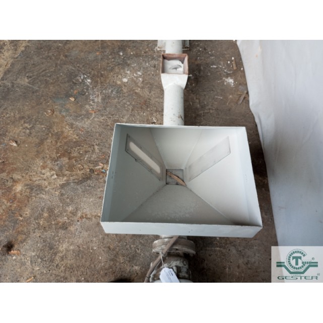Material dispenser