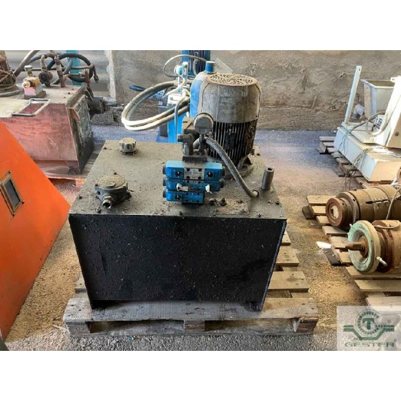 Hydraulic group